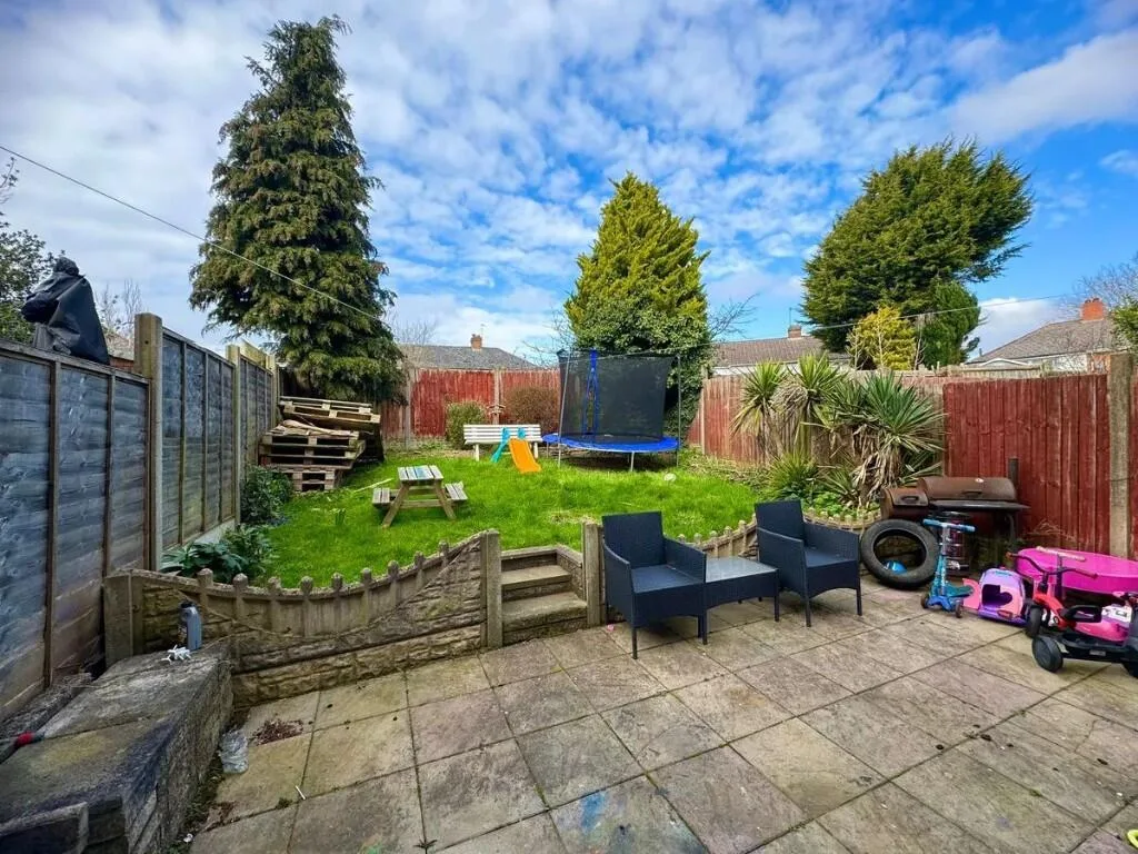 2 bedroom end of terrace house for rent