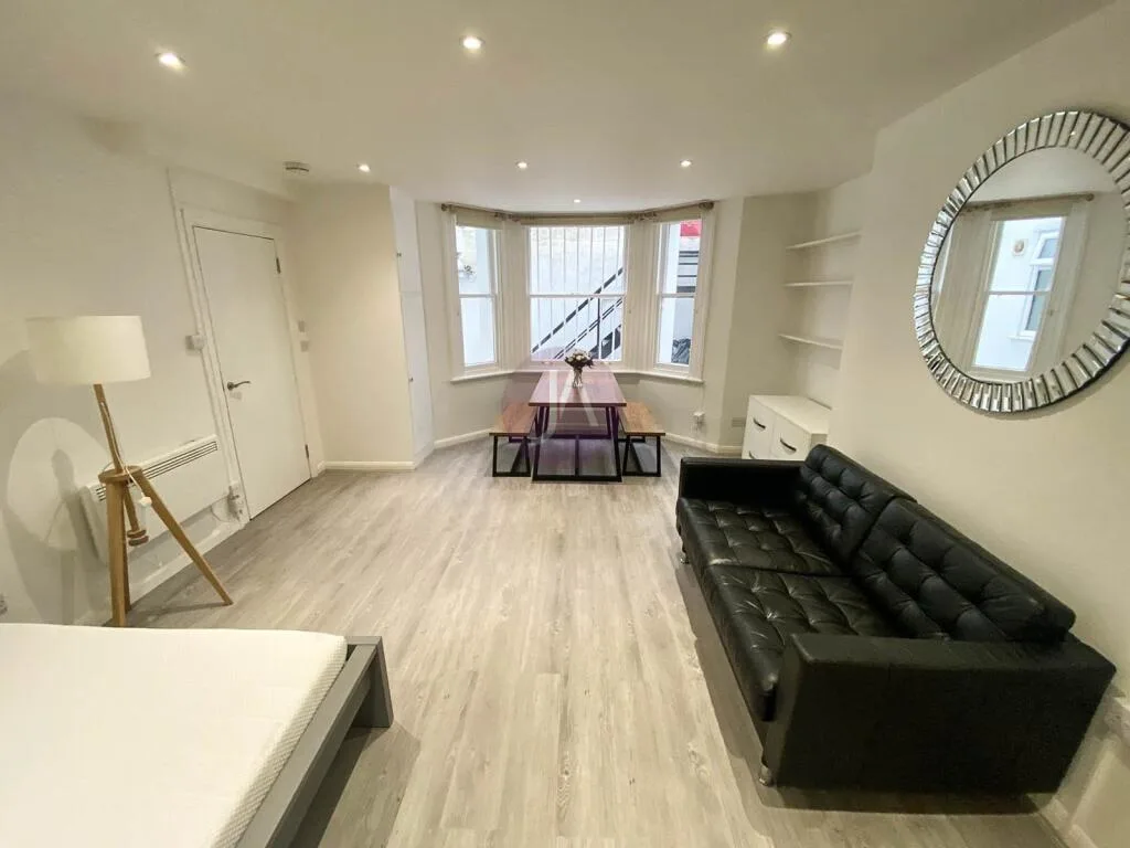 Studio apartment for rent