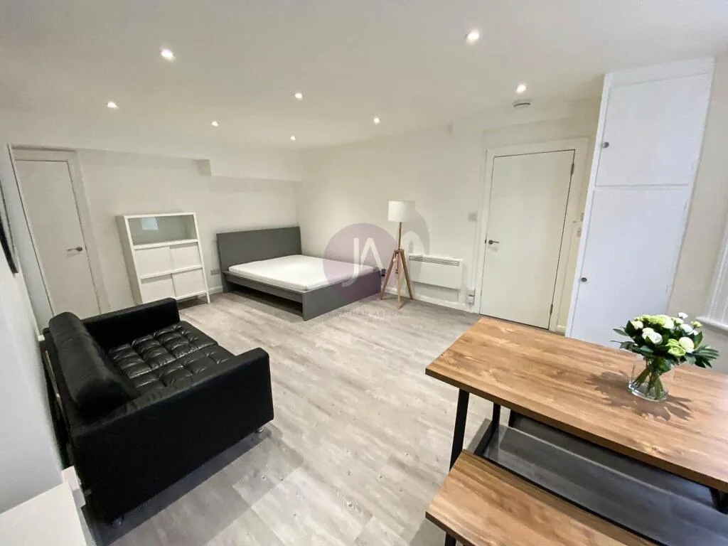Studio apartment for rent