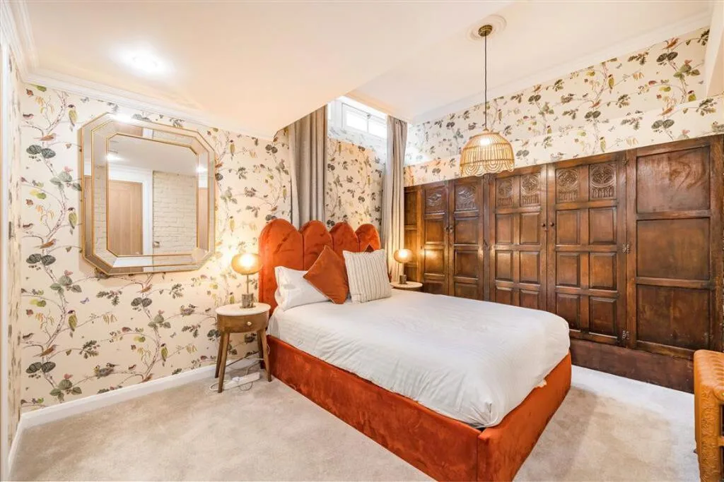 5 bedroom terraced house for rent