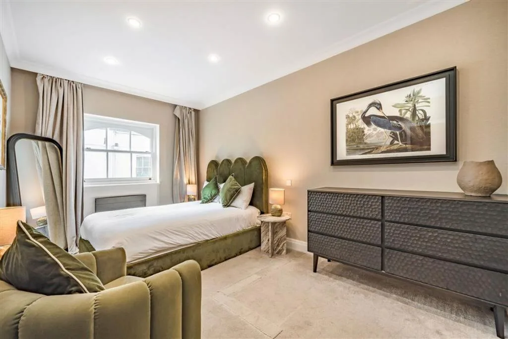 5 bedroom terraced house for rent