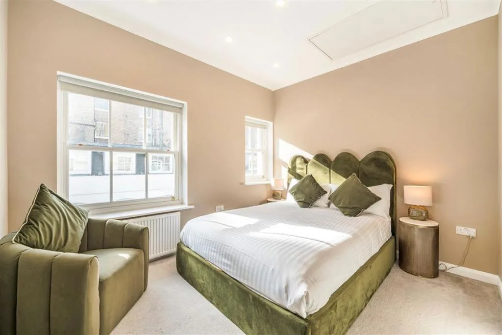 5 bedroom terraced house for rent