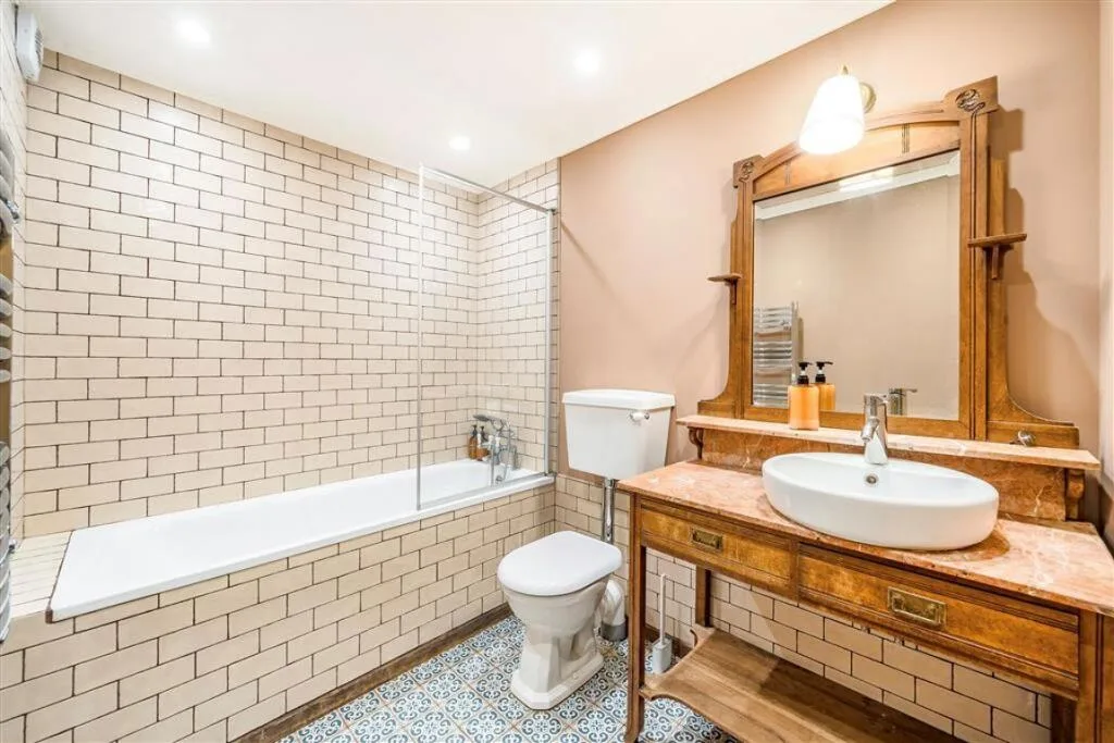 5 bedroom terraced house for rent