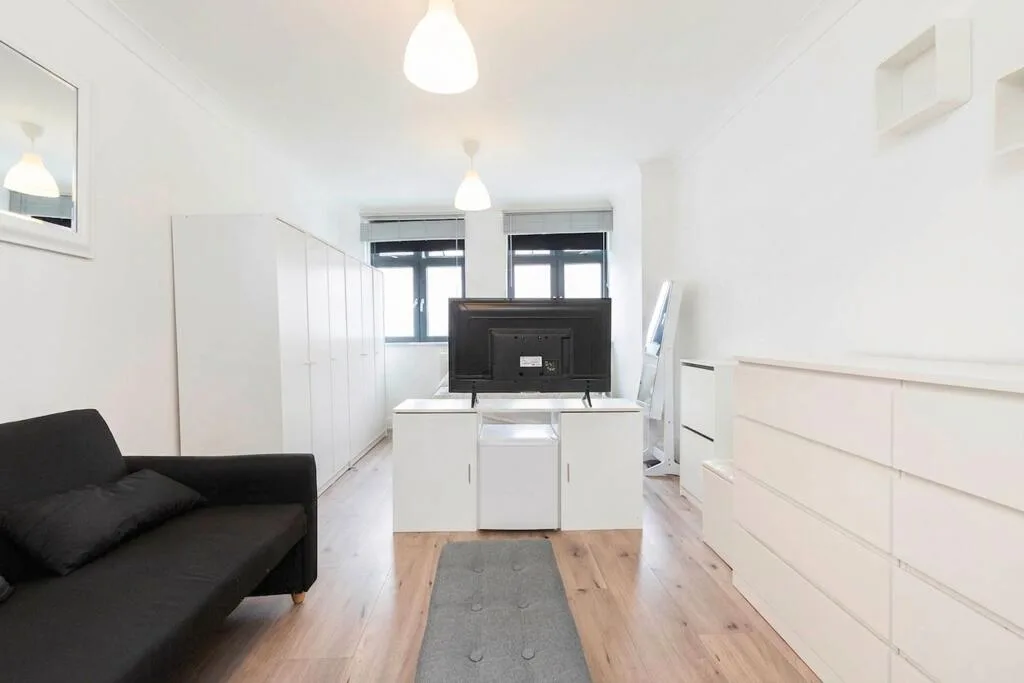 Studio flat for rent