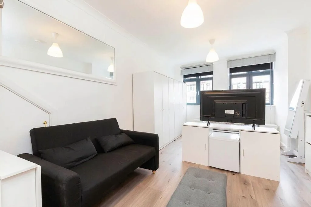 Studio flat for rent