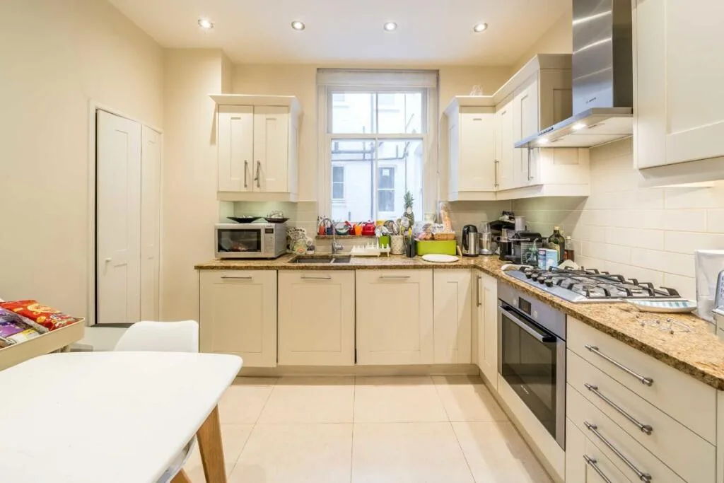 3 bedroom flat for rent