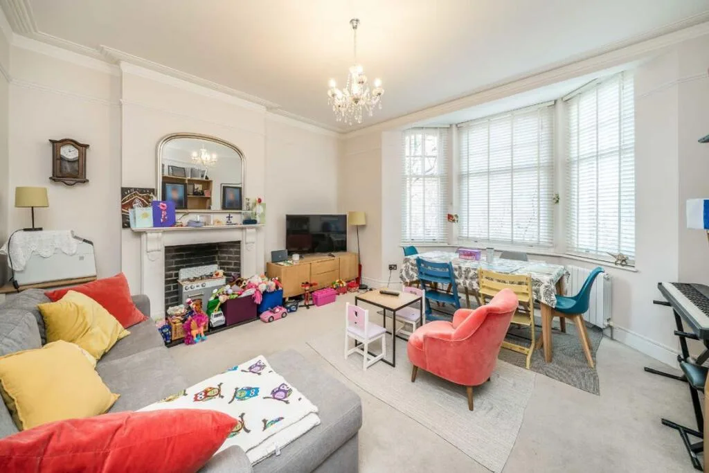 3 bedroom flat for rent