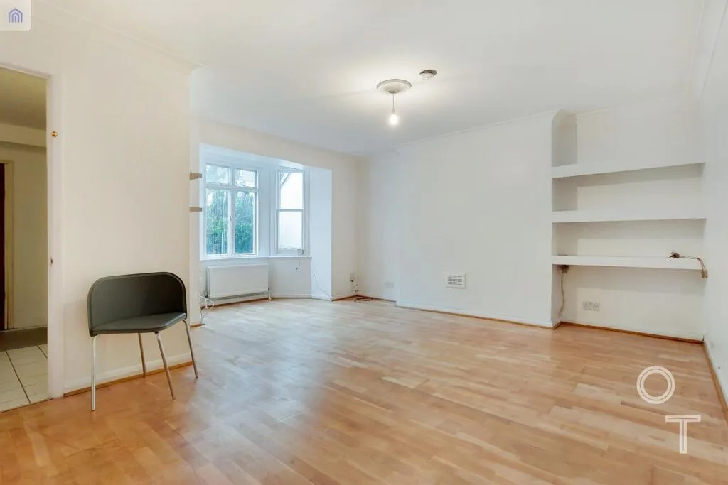 2 bedroom maisonette for rent