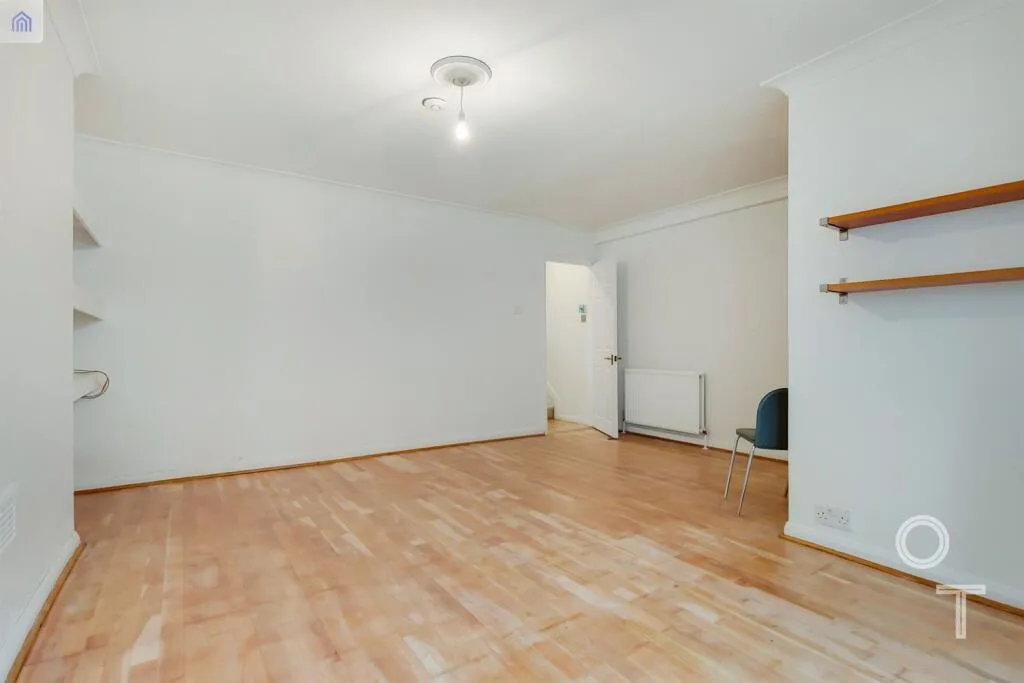 2 bedroom maisonette for rent