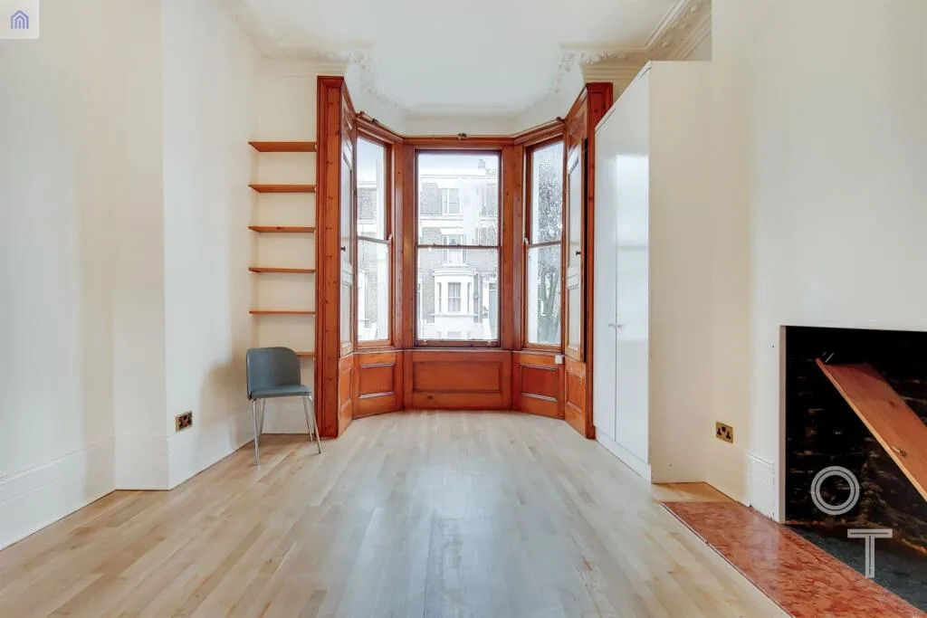 2 bedroom maisonette for rent