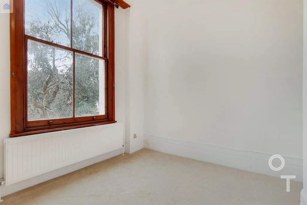 2 bedroom maisonette for rent