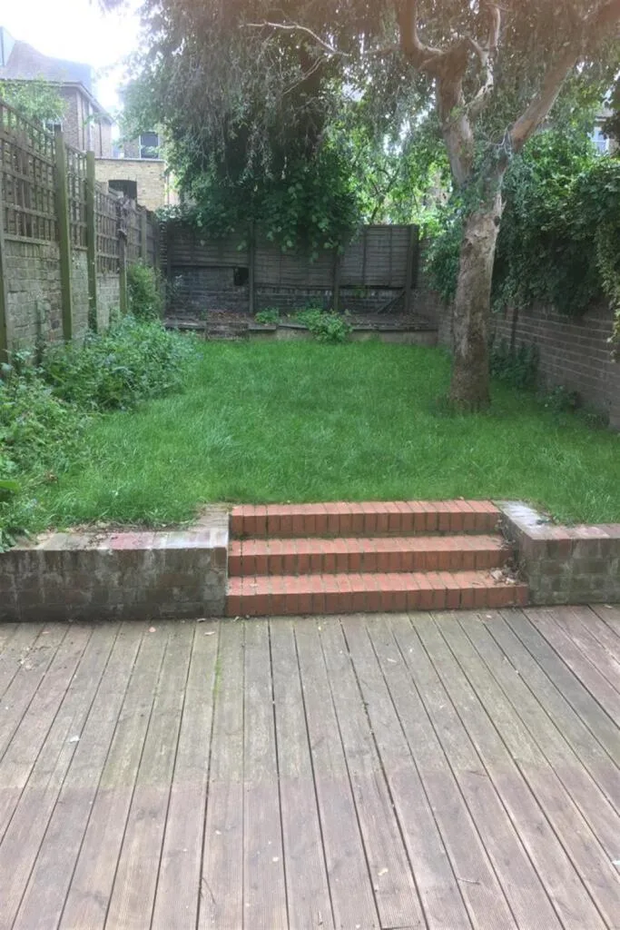 2 bedroom maisonette for rent