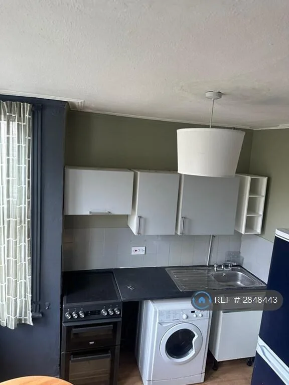 1 bedroom house share for rent
