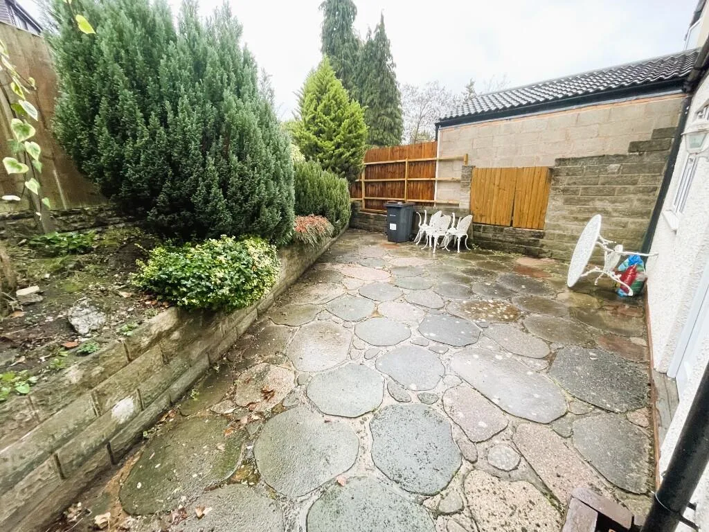 3 bedroom semi-detached house for rent