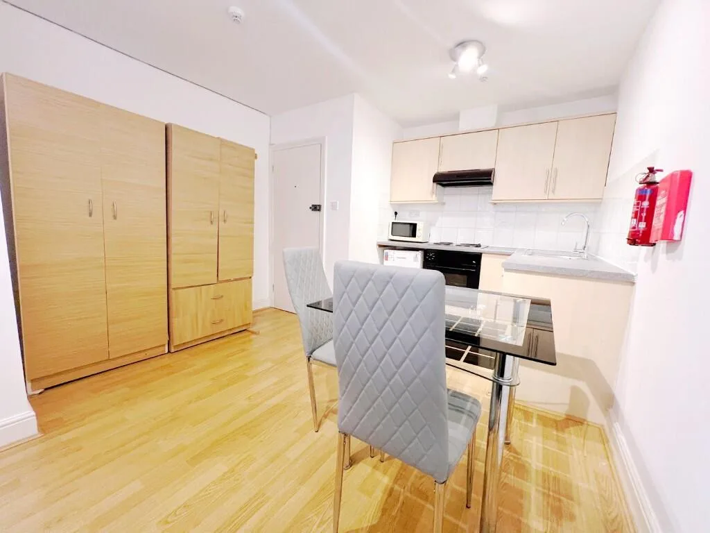 Studio flat for rent
