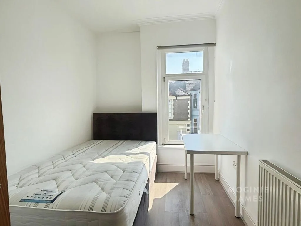 7 bedroom terraced house for rent