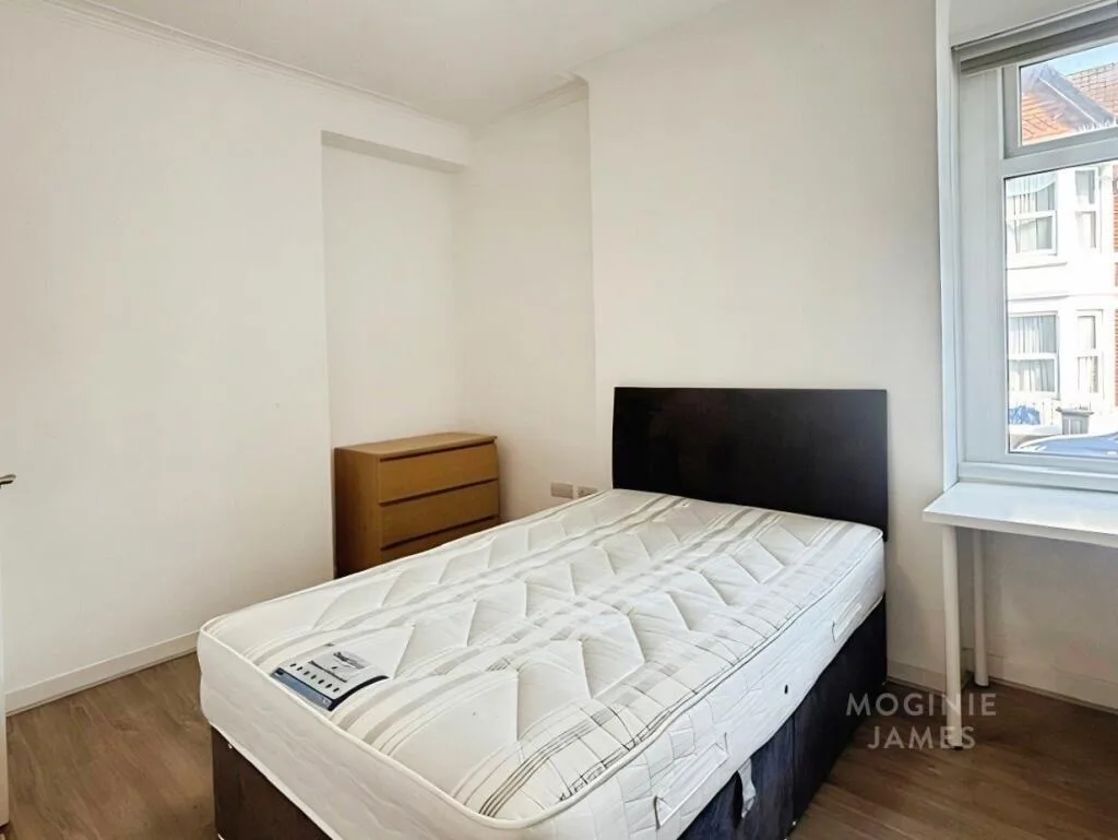 7 bedroom terraced house for rent
