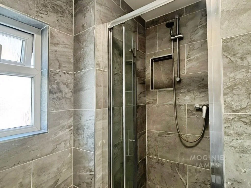 7 bedroom terraced house for rent