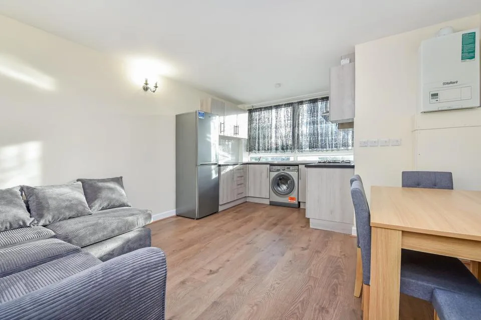 3 bedroom flat for rent