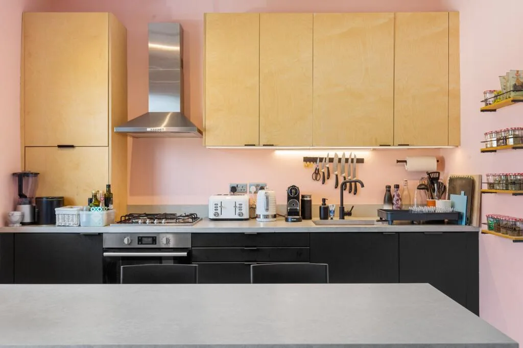 3 bedroom maisonette for rent