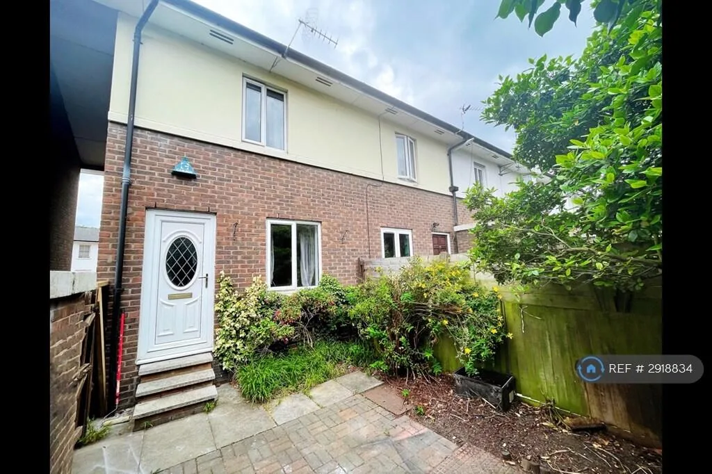 2 bedroom end of terrace house for rent