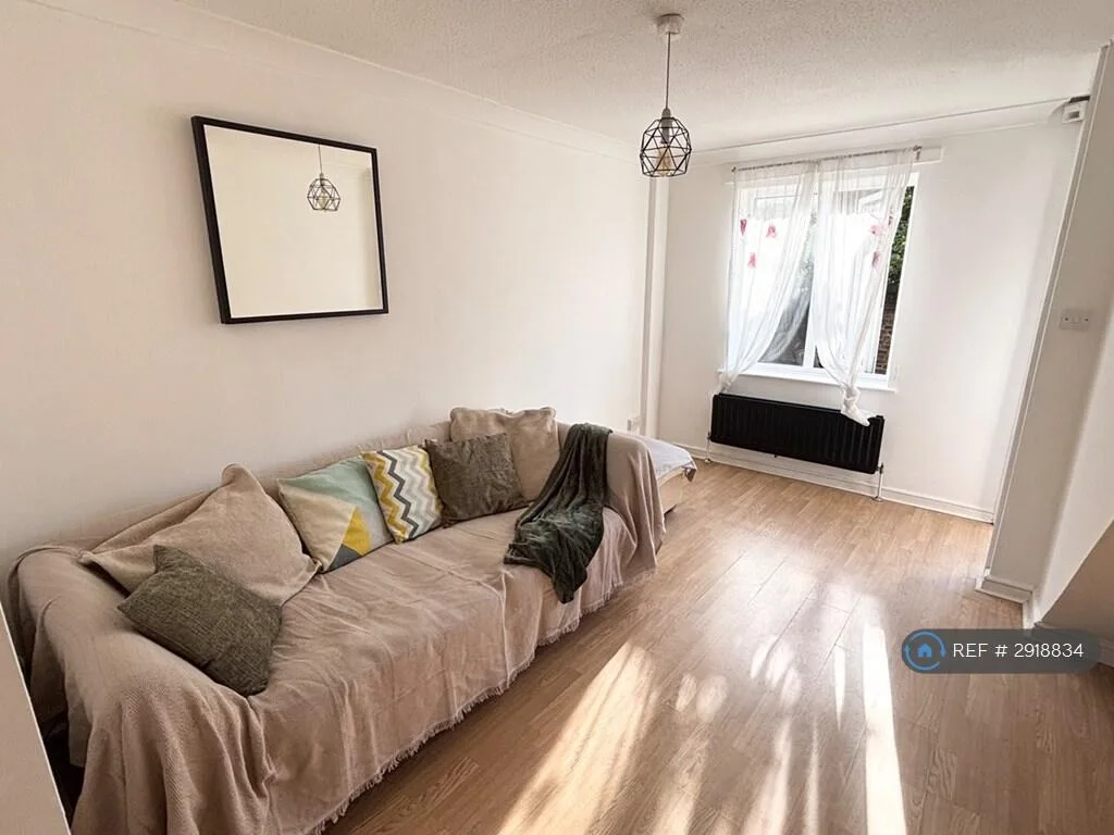 2 bedroom end of terrace house for rent