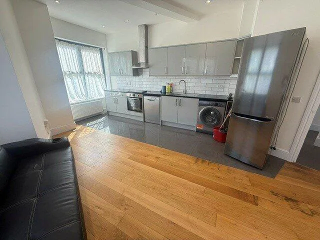 3 bedroom maisonette for rent