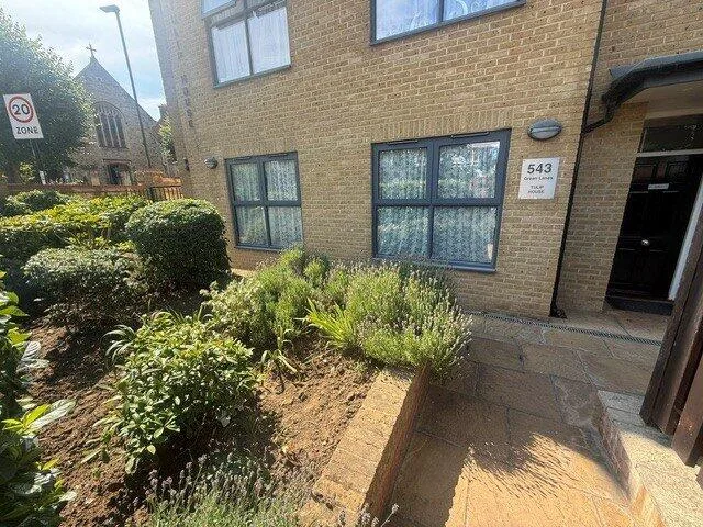 3 bedroom maisonette for rent