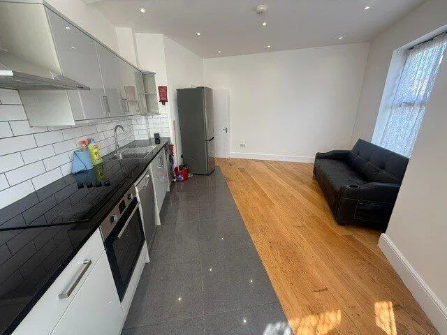 3 bedroom maisonette for rent