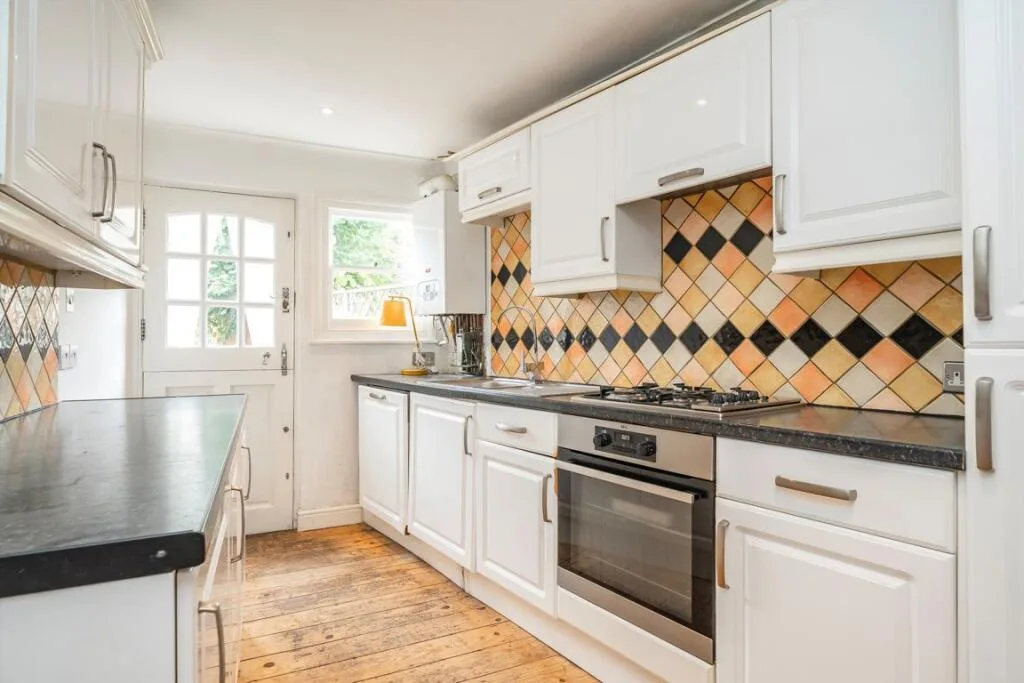 2 bedroom house for rent
