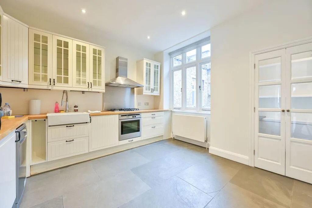 4 bedroom flat for rent