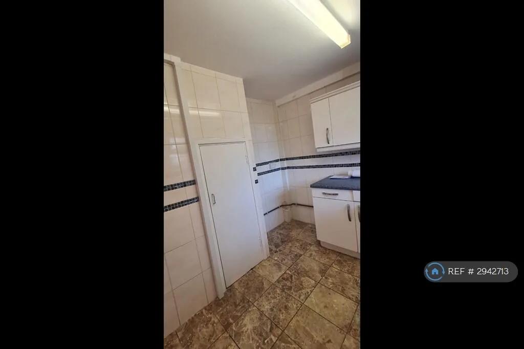2 bedroom maisonette for rent