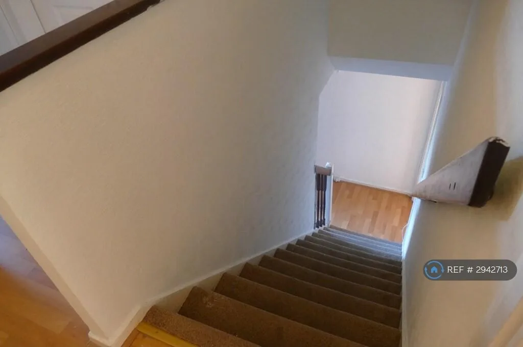 2 bedroom maisonette for rent