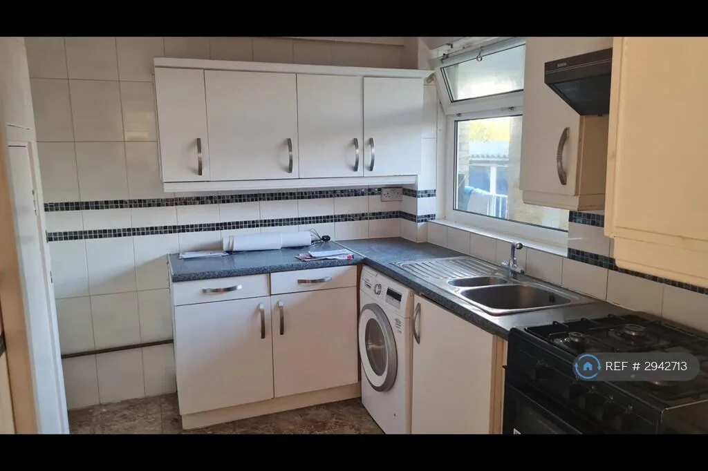2 bedroom maisonette for rent
