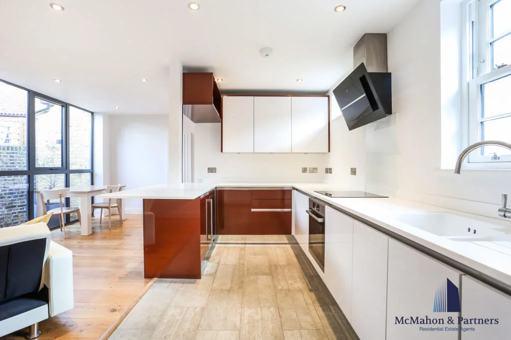 3 bedroom semi-detached house for rent