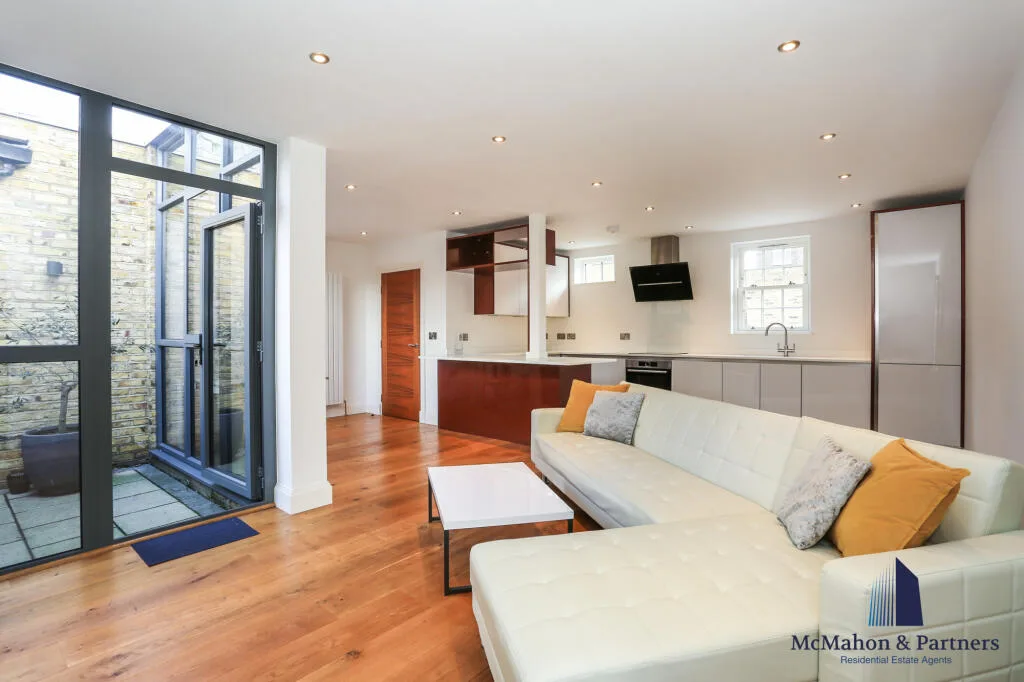 3 bedroom semi-detached house for rent
