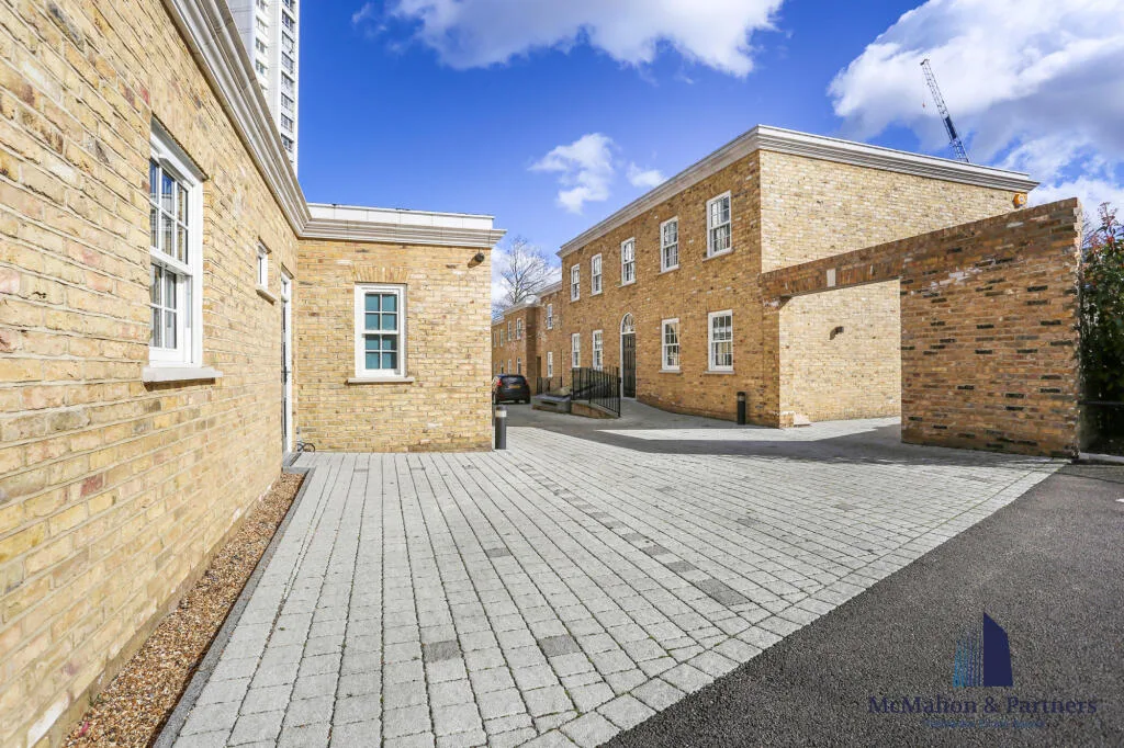 3 bedroom semi-detached house for rent