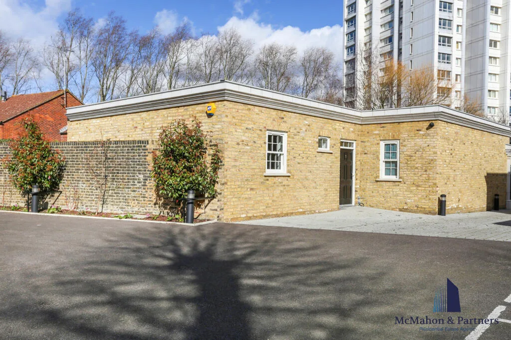 3 bedroom semi-detached house for rent