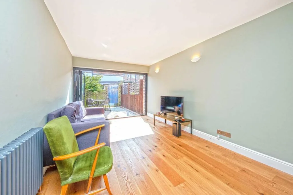 1 bedroom house for rent