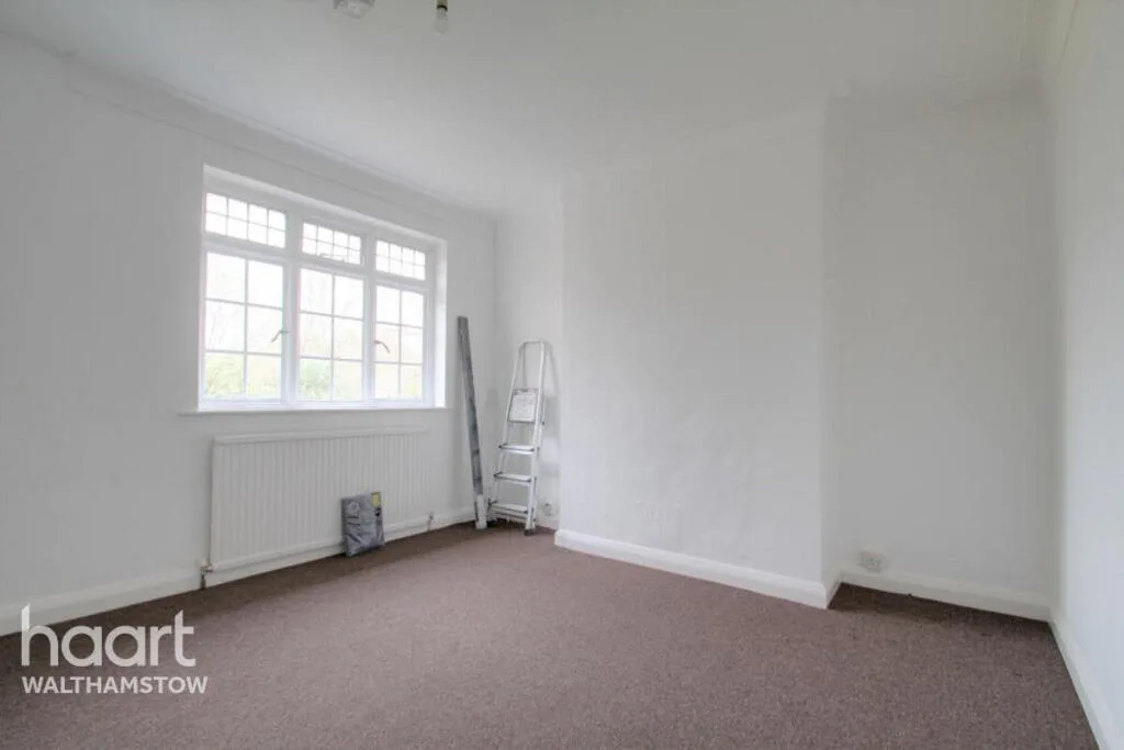 2 bedroom maisonette for rent