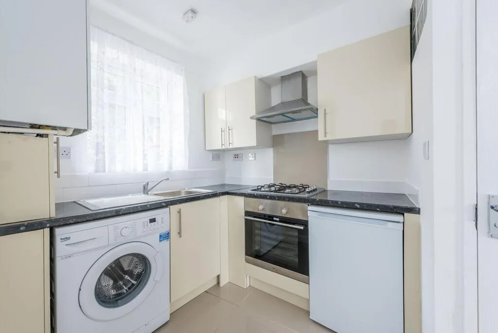 2 bedroom house for rent
