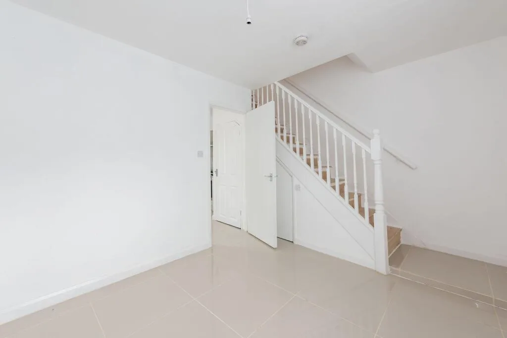 2 bedroom house for rent