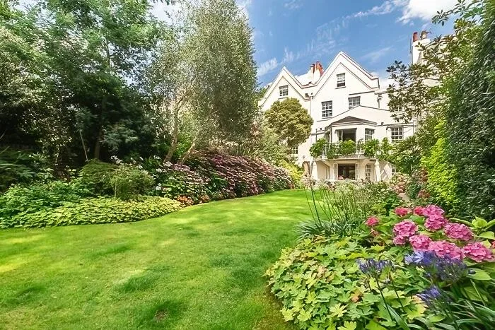 5 bedroom house for rent