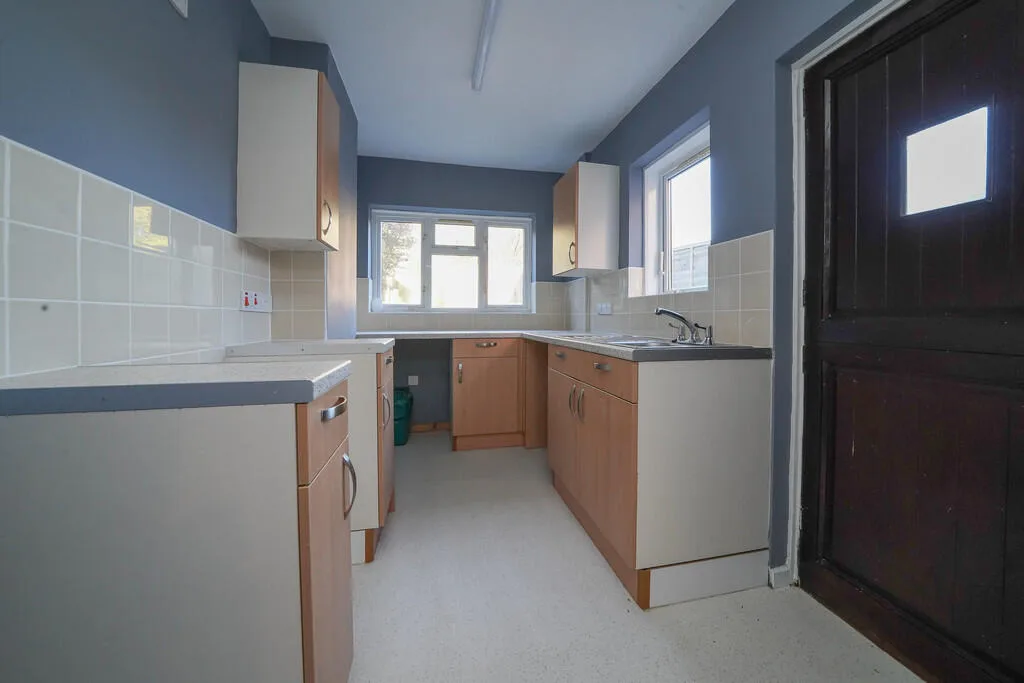 2 bedroom end of terrace house for rent