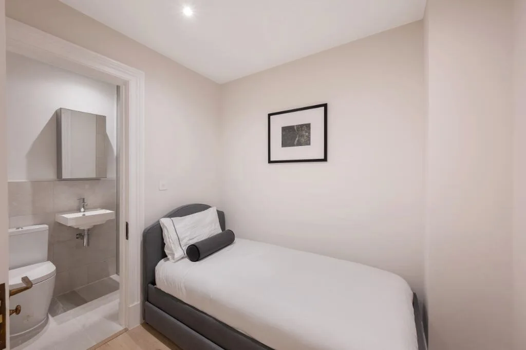 5 bedroom apartment for rent