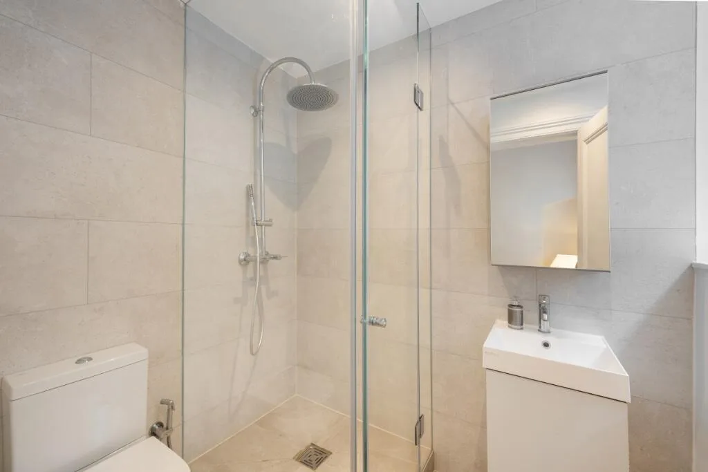 5 bedroom apartment for rent