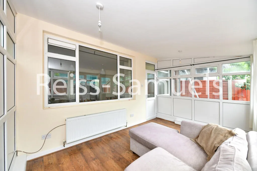 4 bedroom maisonette for rent