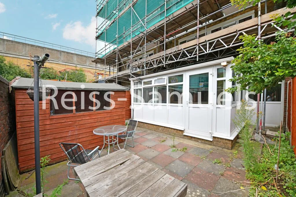 4 bedroom maisonette for rent