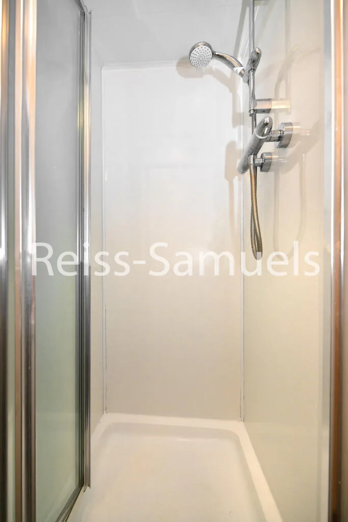 4 bedroom maisonette for rent