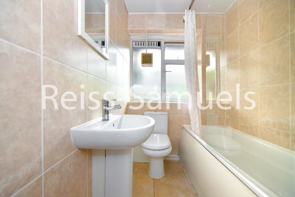 4 bedroom maisonette for rent